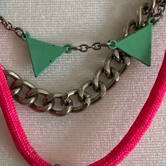 80's Retro Inspired Layered Necklace - Picture 5 of 7